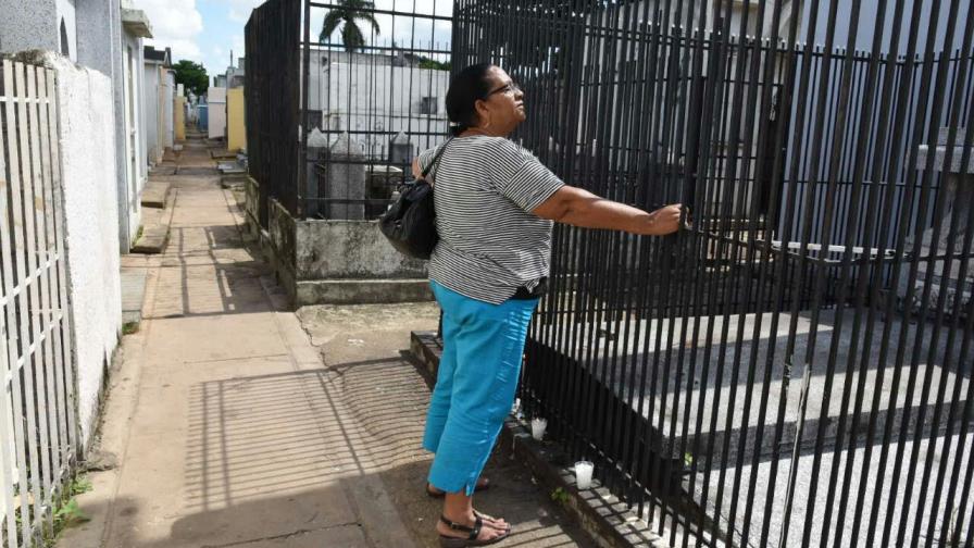 Día de los Fieles Difuntos: visitar tumbas de seres queridos es una forma de sentirlos cerca 