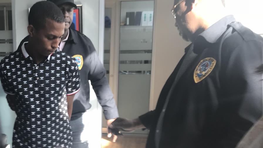 Se entrega otro vinculado al asesinato de policía en Los Guaricanos 