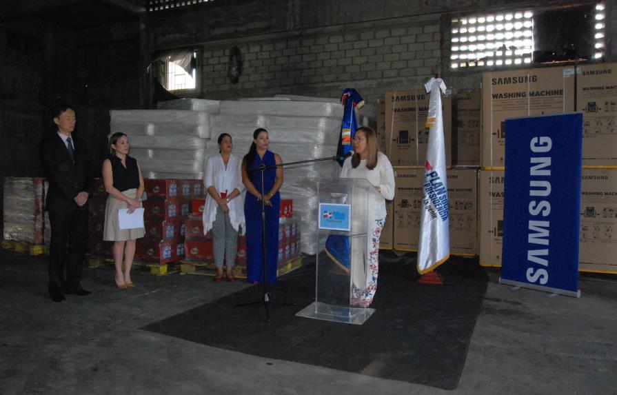 Plan Social recibe donativo de Samsung Dominicana para familias afectadas por inundaciones