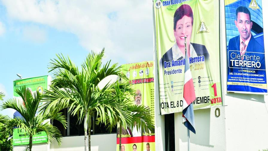 Candidato a presidencia del Colegio Médico rechaza acuerdo electoral