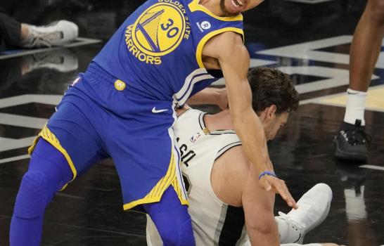 Thompson y Durant dan triunfo a Warriors sobre Spurs 
