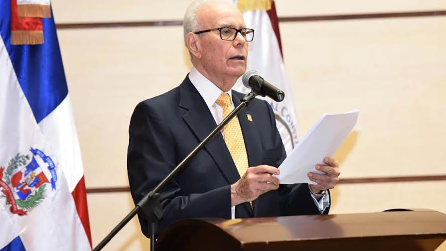 Víctor Gómez Bergés presenta segunda edición de su obra en la sede de la OEA 