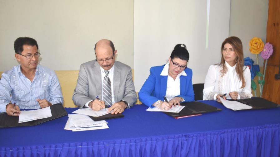 Firman acuerdo para Implementación de Segunda Fase del Proyecto Escuelas Ambientalmente Sostenibles en Monte Plata y Santiago Firman acuerdo para Implementación de Segunda Fase del Proyecto Escuelas Ambientalmente Sostenibles en Monte Plata y Santiago