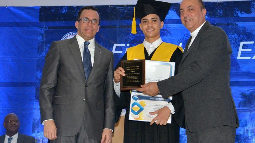 Navarro dice es indispensable que todos los bachilleres tengan claridad de cómo traducir sus sueños en proyectos