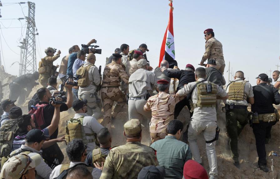 Irak iza bandera en ciudad arrebatada al Estado Islámico 