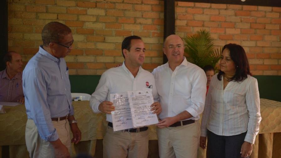 Medio Ambiente entrega certificados de plantaciones con derecho a corte