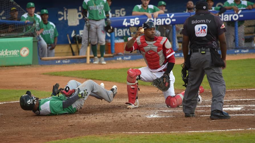 Las Estrellas ahondan la crisis del Escogido, que pierde quinto al hilo