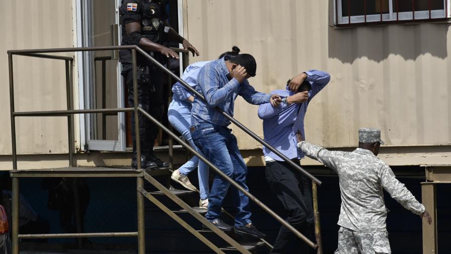 Apresan a tres por lavado de activos y les incautan RD$24 millones 