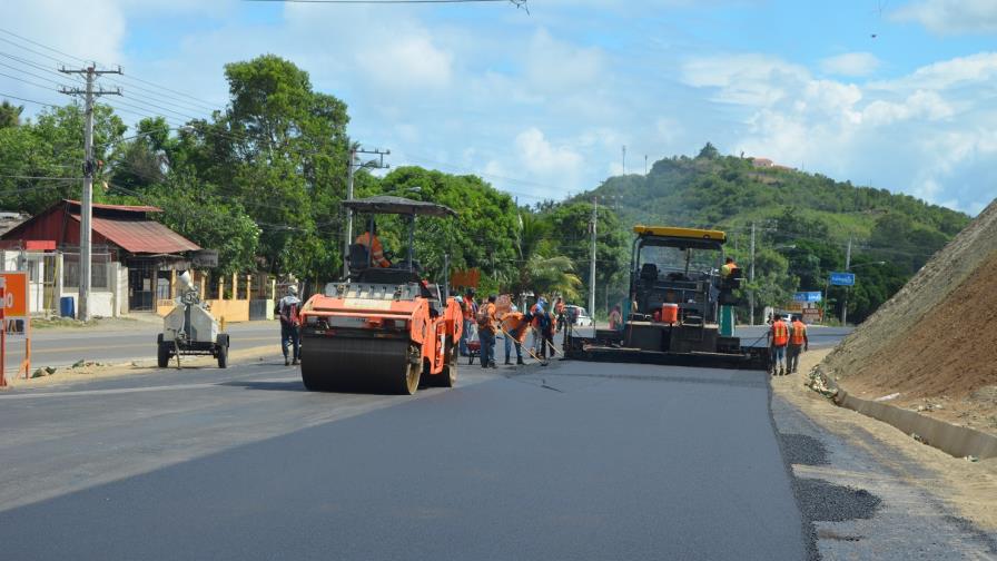 Obras Públicas inicia asfaltado al tramo Maimón de carretera Navarrete-Puerto Plata Obras Públicas inicia asfaltado al tramo Maimón de carretera Navarrete-Puerto Plata