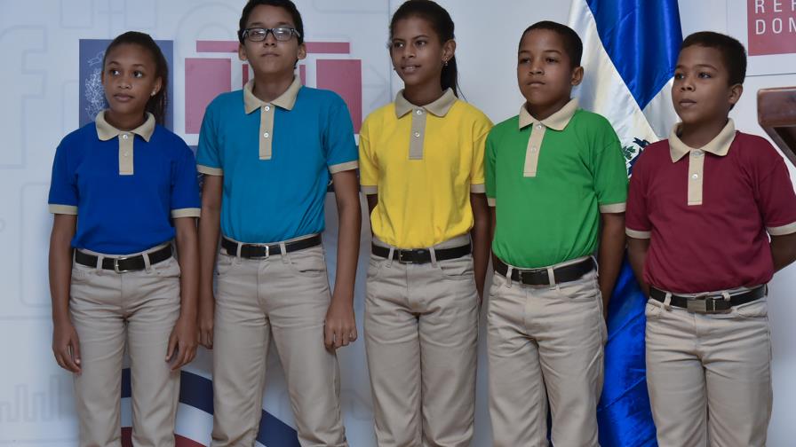 Textileros solicitan a Educación posponer cambio de uniformes escolares