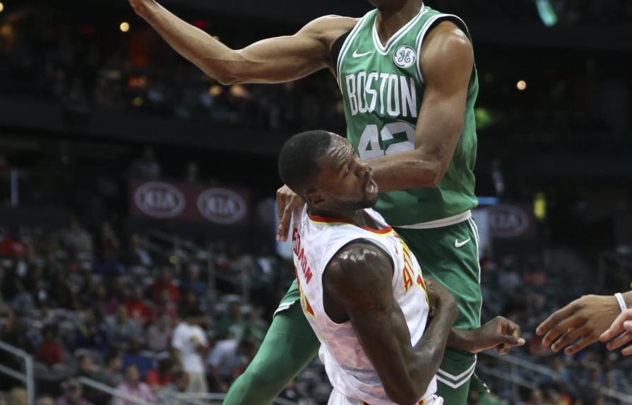 Irving y Celtics superan a Hawks, Al Horford coquetea con el “triple doble”