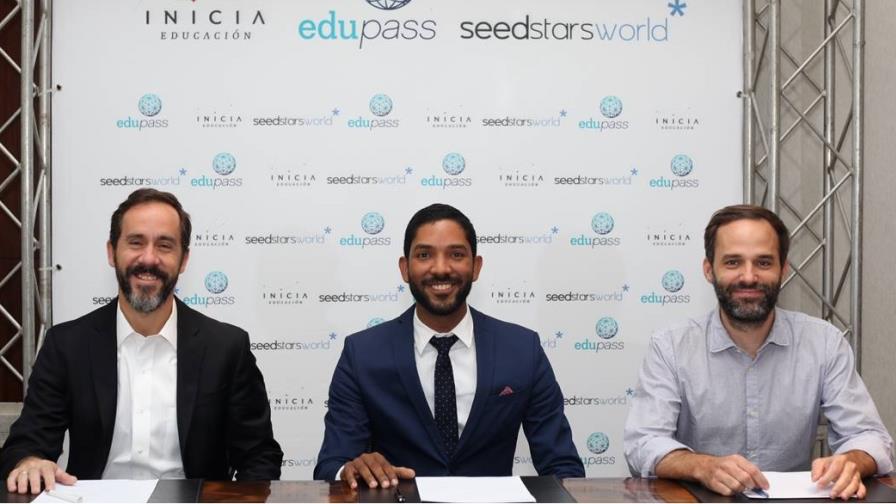INICIA Educación anuncia acuerdo para ayudar jóvenes que aspiran estudiar en el extranjero