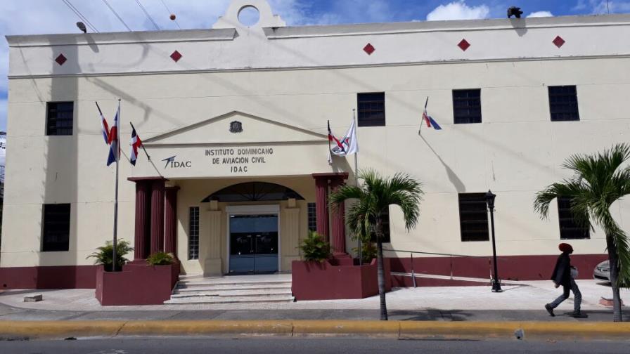 Suspenden licencia a piloto de Karim 