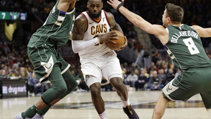 Love y LeBron dan triunfo a Cavaliers sobre Bucks 124-119 
