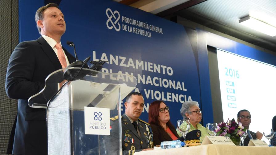 Instituciones del Gobierno presentan plan contra la violencia de género Instituciones del Gobierno presentan plan contra la violencia de género
