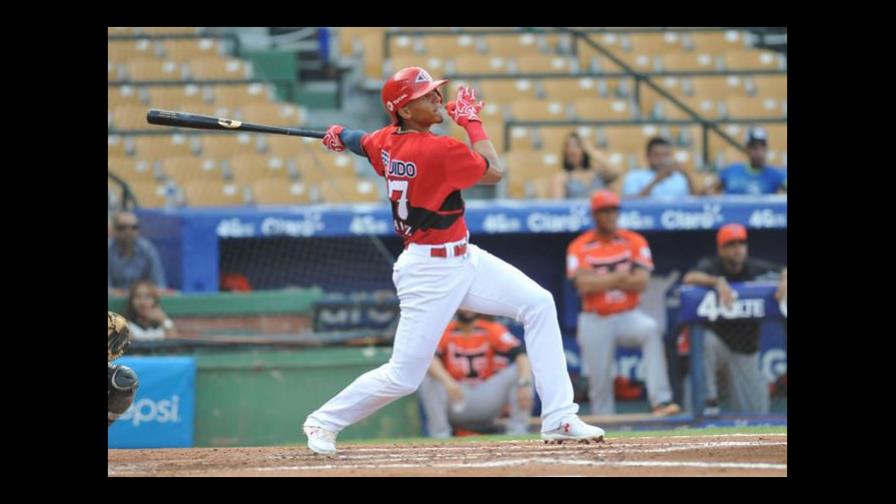 Erik González se integrará a los Leones  del Escogido el lunes 14 