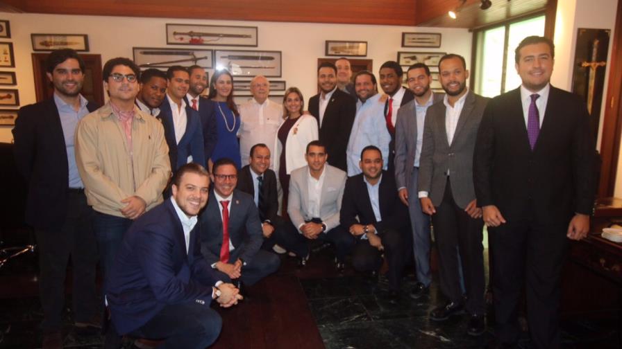 Jóvenes diputados se reúnen con Hipólito en busca de respaldo y nuevas oportunidades Jóvenes diputados se reúnen con Hipólito en busca de respaldo y nuevas oportunidades