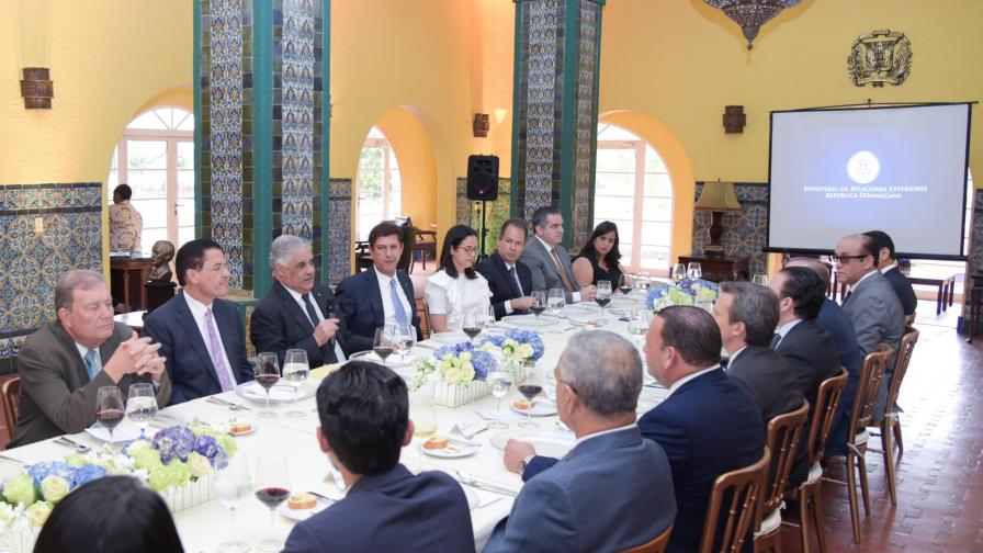 Miguel Vargas invita a empresarios de Santiago a una diplomacia comercial Miguel Vargas invita a empresarios de Santiago a una diplomacia comercial