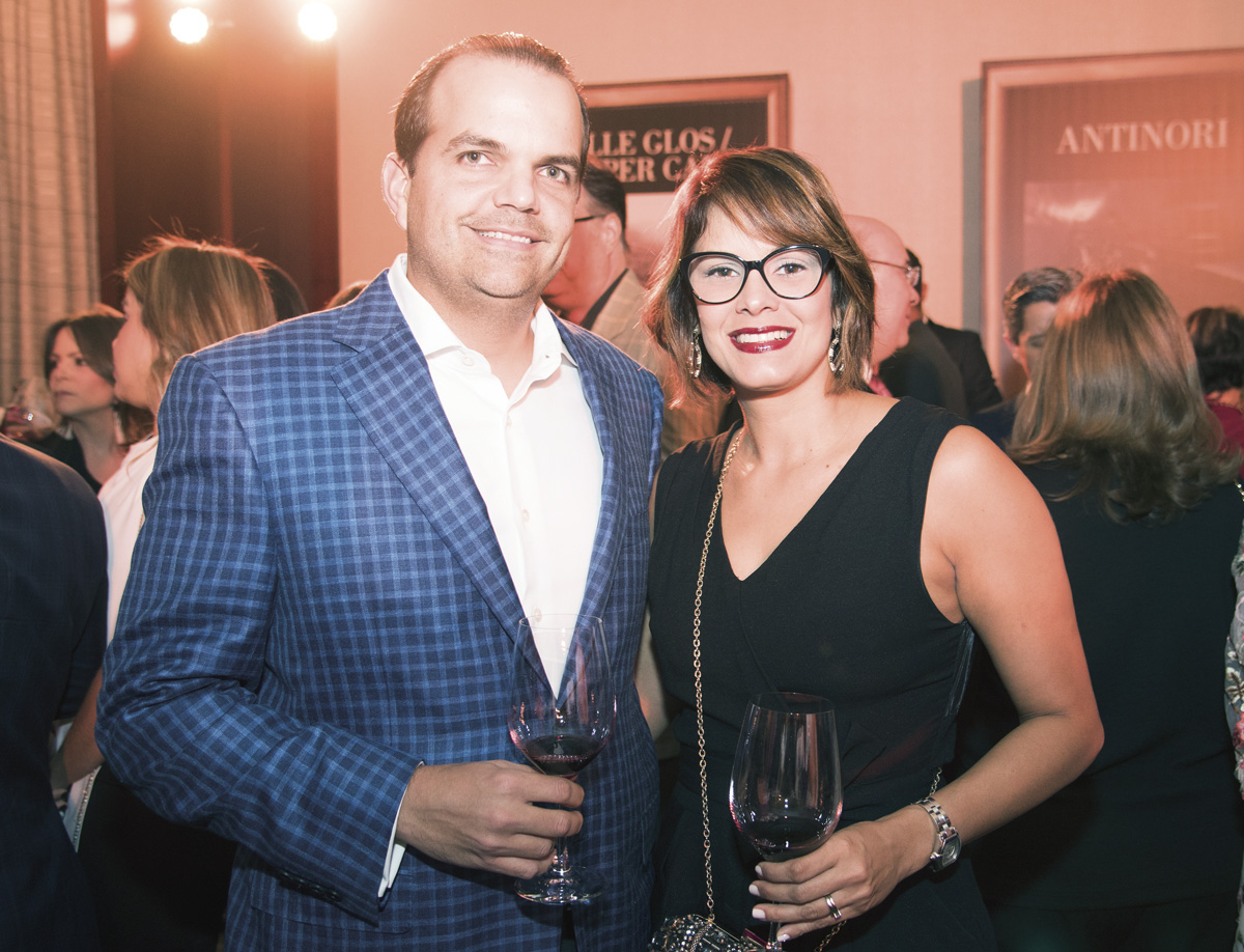 Roberto Sousa y Amelia de Sousa.