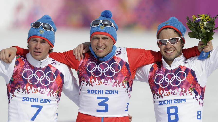 Esquiadores rusos vetados de Juegos Olímpicos por dopaje 