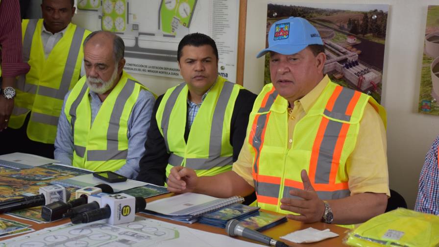 CAASD conectará a sistema de aguas residuales a todas las empresas que vierten a ríos