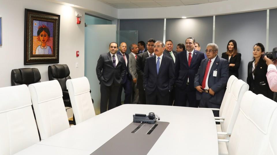 Danilo encabeza acto inaugural del Centro Control de Energía de la ETED
