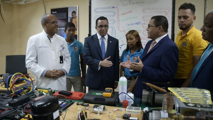 Minerd e Infotep ponen en marcha en San Juan la transformación de liceos a politécnicos