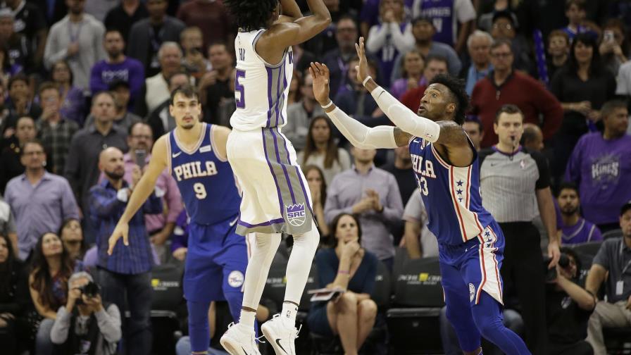 Terminó la racha de Filadelfia: Kings le derrota con una canasta tardía de Fox 