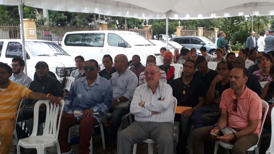 Autores y creadores artísticos denuncian incrementos exhorbitantes a registros de obras