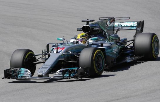 Lewis Hamilton gana en la primera práctica del GP de Brasil
