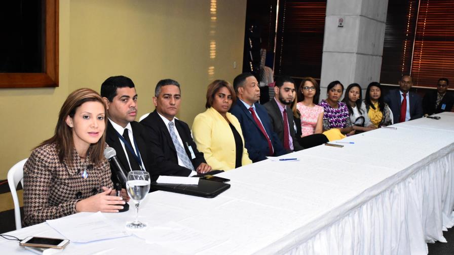 Nueva fiscal del municipio Santo Domingo Oeste presenta su equipo de trabajo