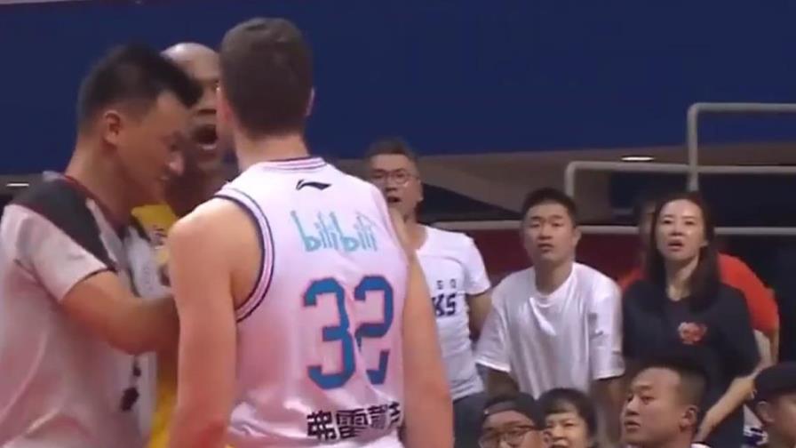 VIDEO: Marbury y Fredette, cerca de pelearse en la liga de China VIDEO: Marbury y Fredette, cerca de pelearse en la liga de China