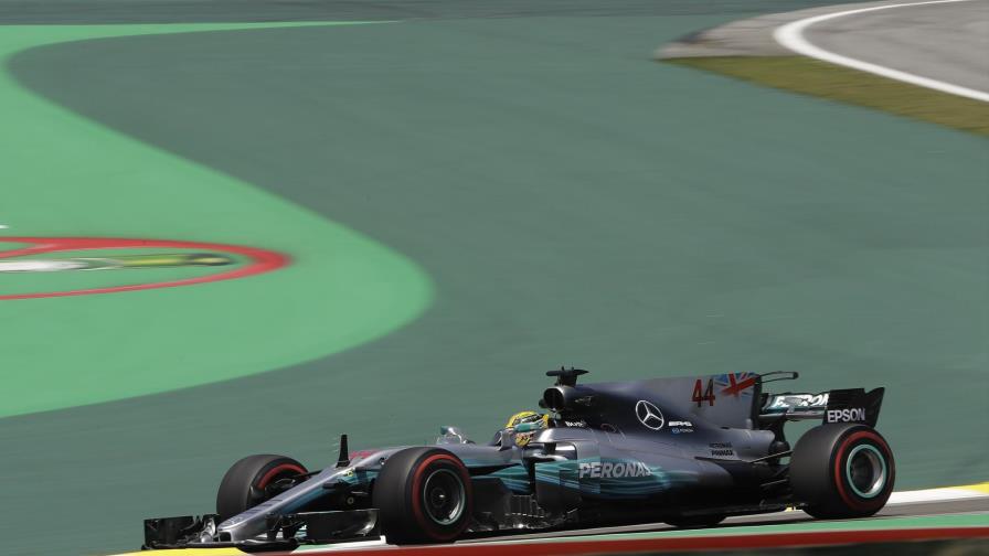Lewis Hamilton domina primeras dos prácticas para GP de Brasil