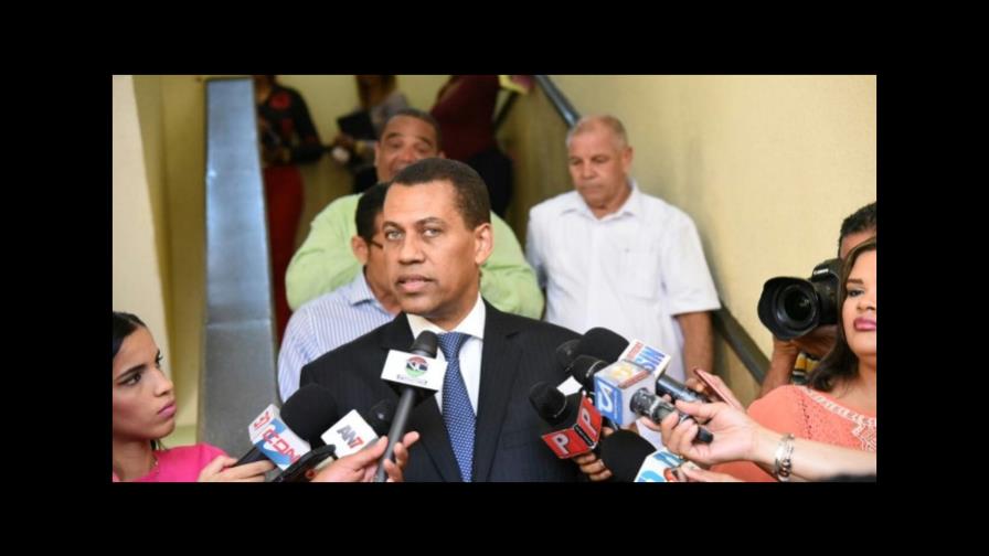 Guido Gómez se querella contra expresidente de la JCE, Roberto Rosario