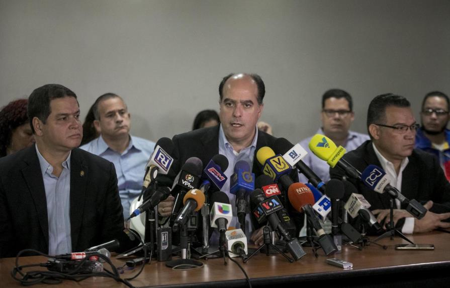 Incertidumbre sobre nuevo diálogo a un mes de elecciones locales en Venezuela