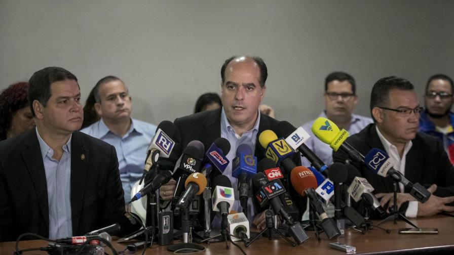 Incertidumbre sobre nuevo diálogo a un mes de elecciones locales en Venezuela