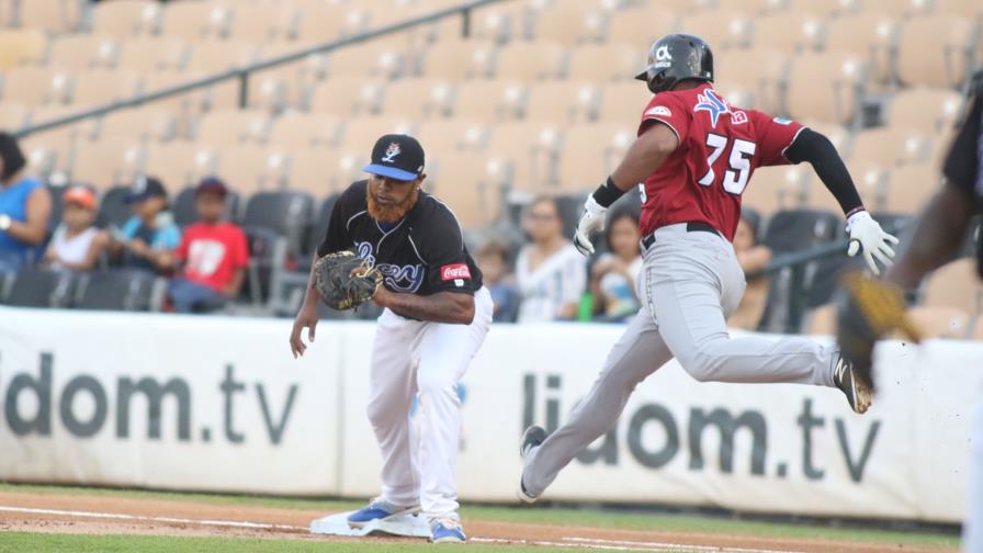 Gigantes vencen al Licey en el Estadio Quisqueya 