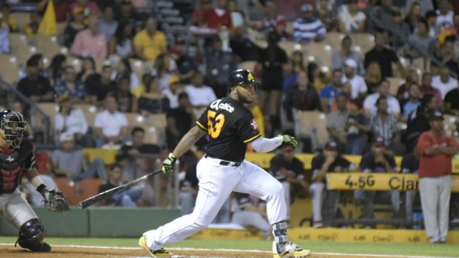 Jonrón de Espinal con las bases llenas, da triunfo a las Águilas