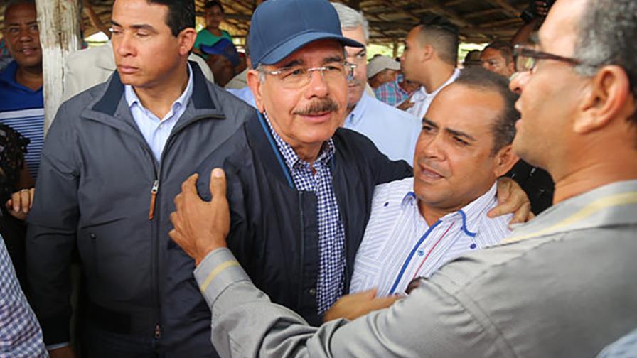 Presidente dispone financiar casas de curado a productores de tabaco Presidente dispone financiar casas de curado a productores de tabaco