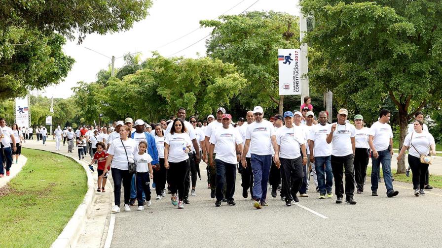 Con caminata, Tribunal Constitucional impulsa respeto Carta Magna en el país