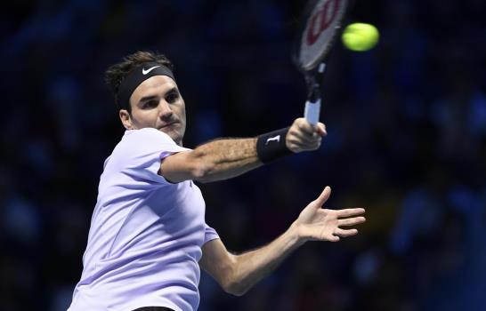 Roger Federer inicia con triunfo su participación en Copa Masters 