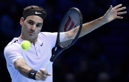 Roger Federer inicia con triunfo su participación en Copa Masters 