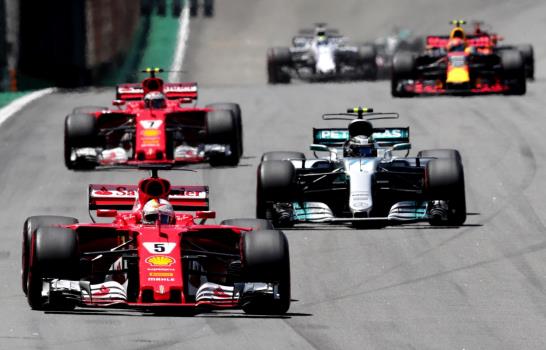 Sebastian Vettel de Ferrari triunfa en el Gran Premio de Brasil de F1