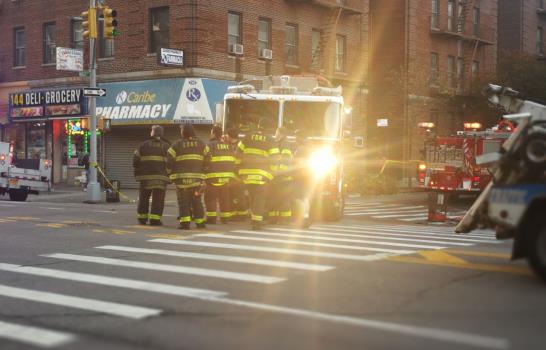 Fuego destruye ocho negocios en el Alto Manhattan