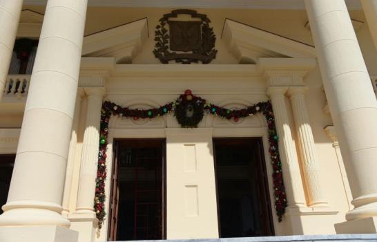 Inician preparativos para recibir la Navidad en el Palacio Nacional 