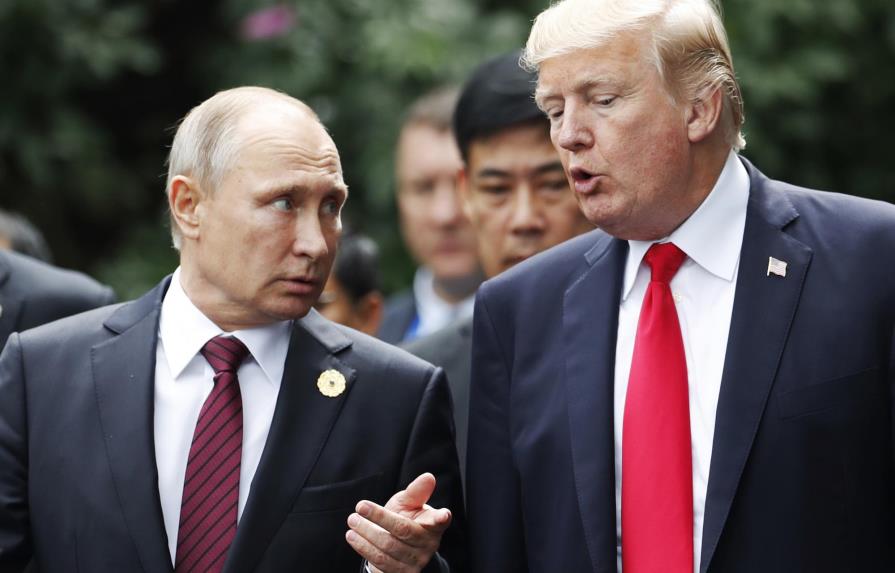 Trump defiende a Putin y a la vez apoya a las agencias de inteligencia de EE.UU.