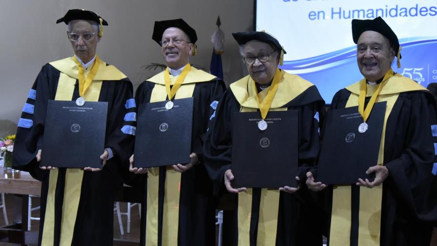 Pontificia Universidad Católica otorga “Honoris Causa” a cuatro sacerdotes