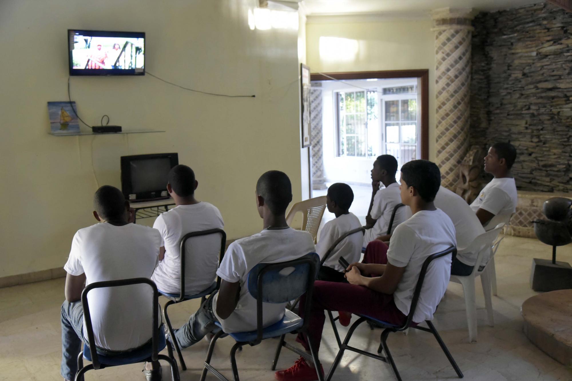 Un tribunal ordenó la devolución del inmueble, donde se rehabilitan jóvenes, a la supuesta propietaria, Linda George, de origen estadounidense