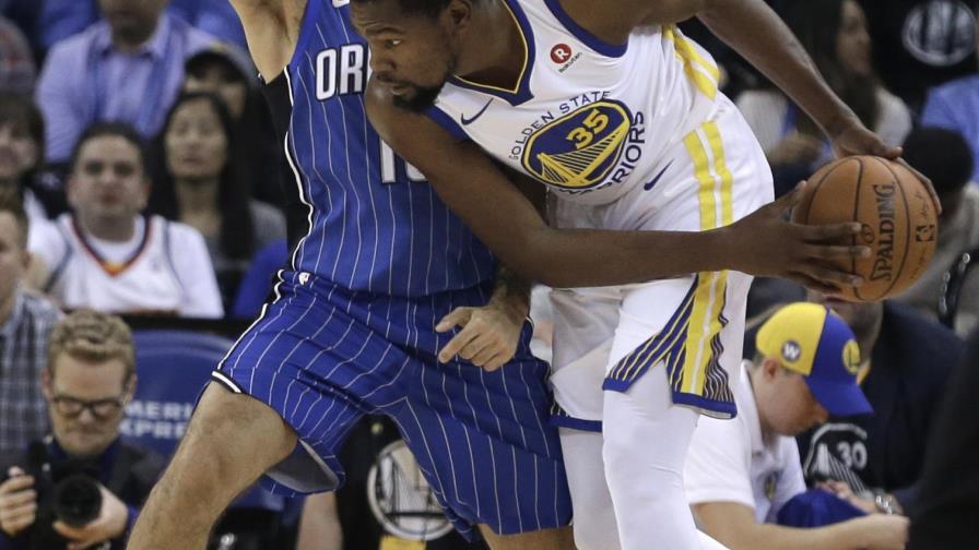 Con StephenCurry lesionado, Kevin Durant lidera a los Warriors ante Magic 