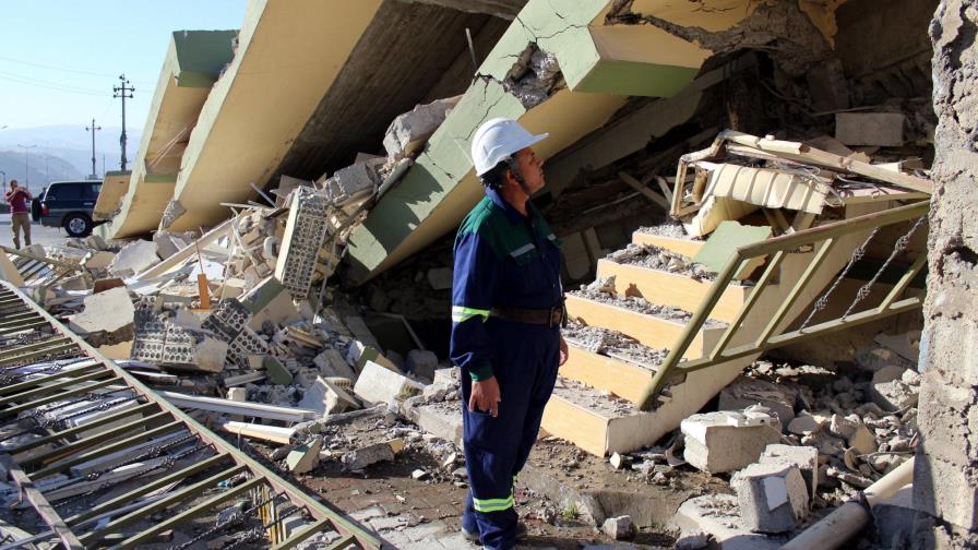 Aumentan a 530 los fallecidos en el terremoto de Irán